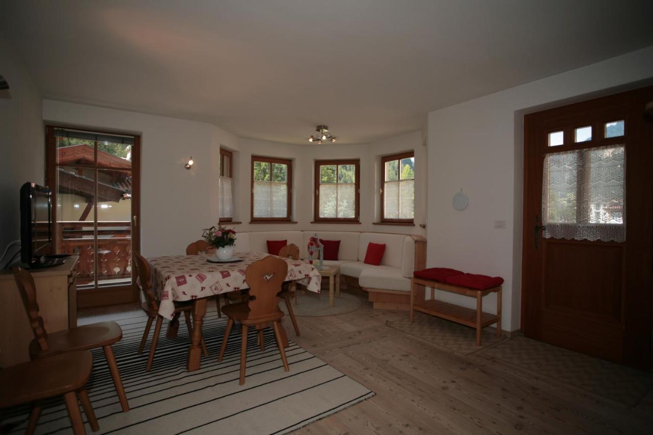 Villetta Ai Pini Deluxe Canazei Buitenkant foto