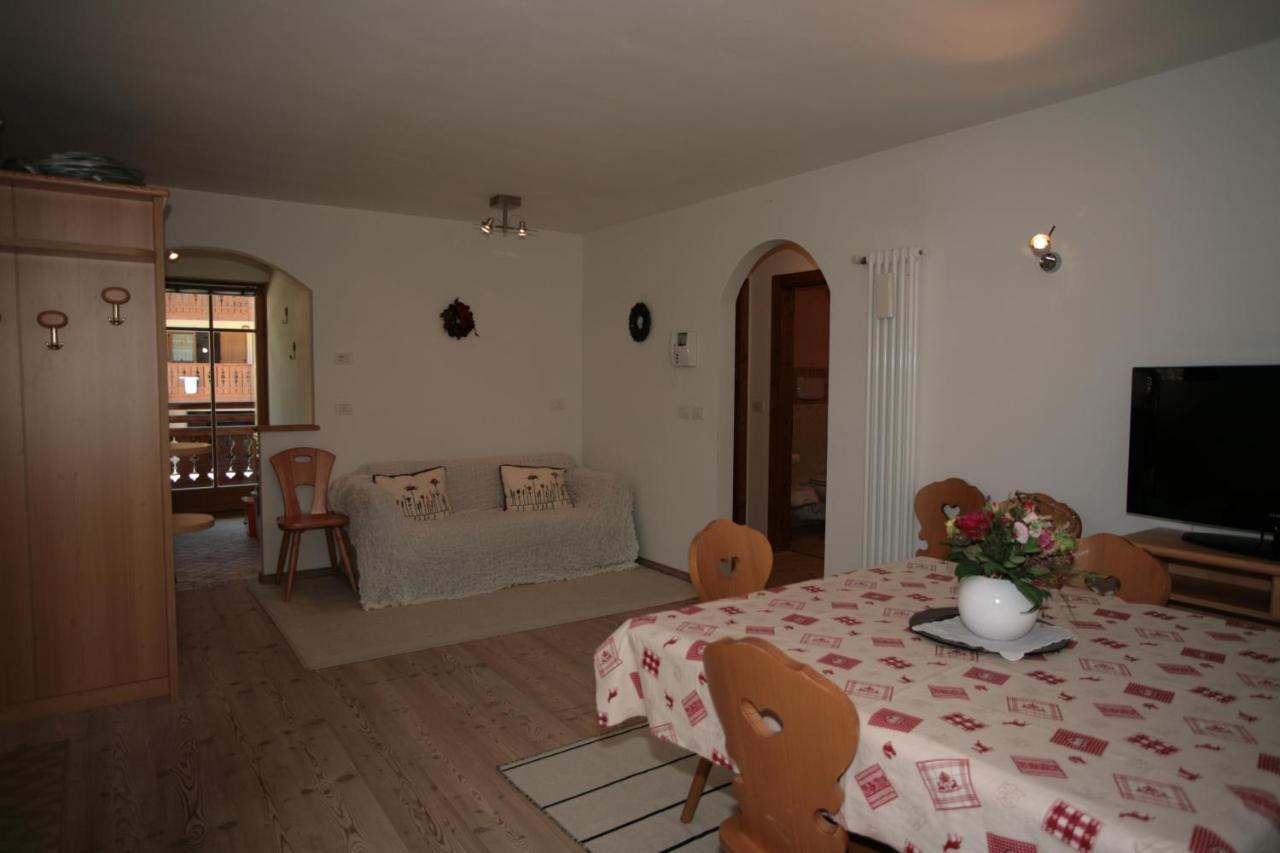 Villetta Ai Pini Deluxe Canazei Buitenkant foto