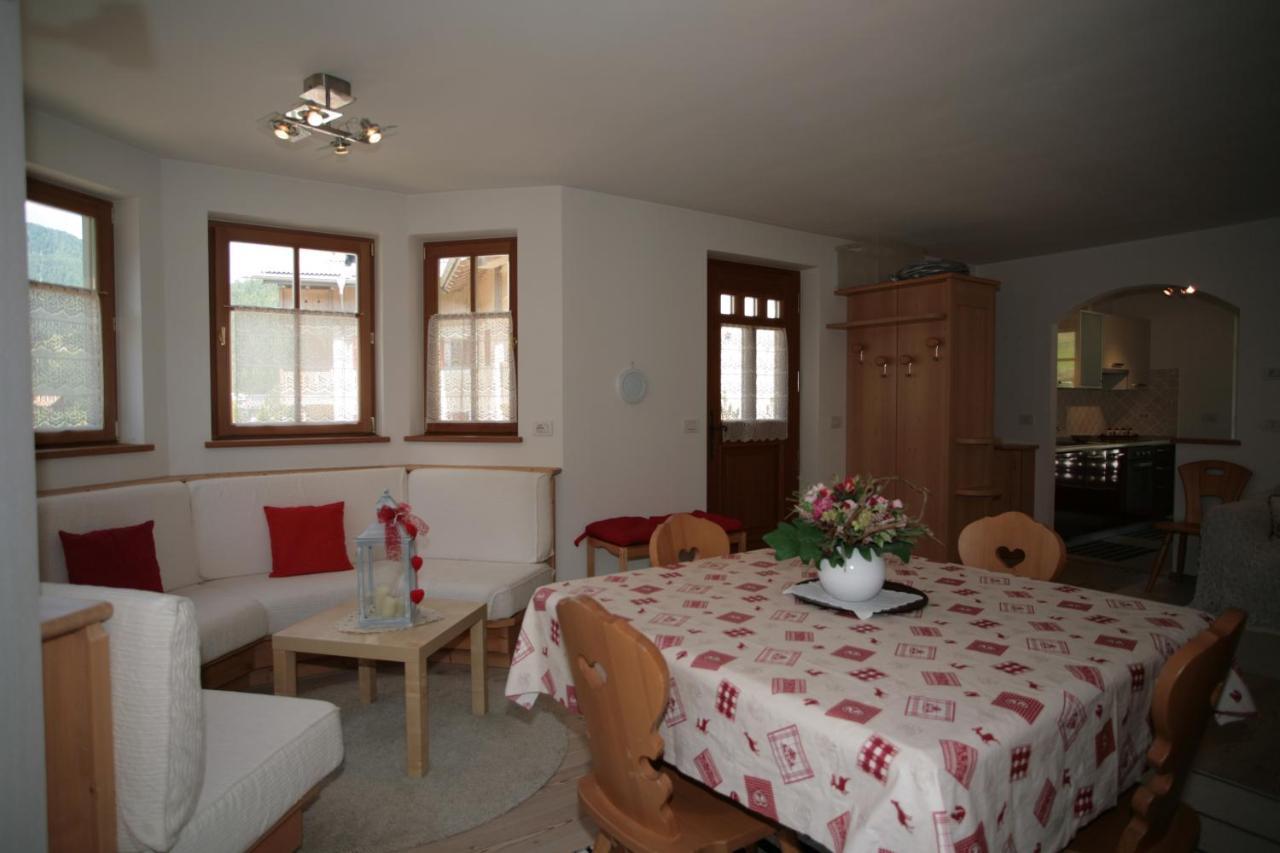 Villetta Ai Pini Deluxe Canazei Buitenkant foto