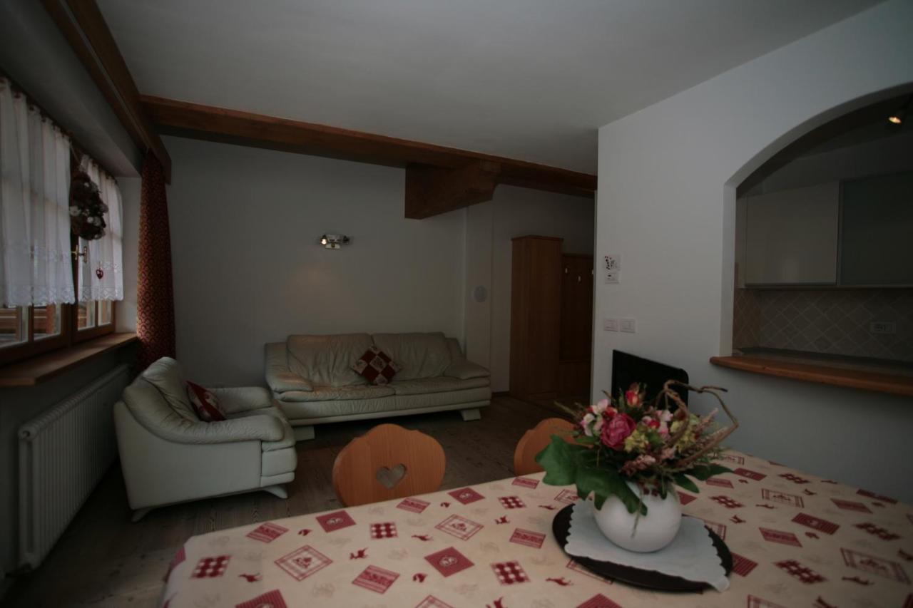 Villetta Ai Pini Deluxe Canazei Buitenkant foto
